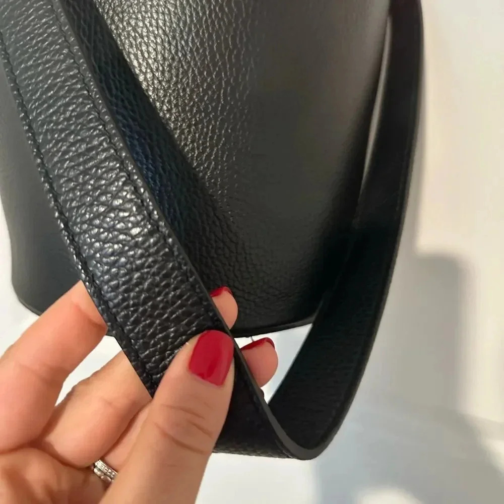 ANNA PAOLA Italian Leather Bucket Bag in Black - Picture 11 of 11